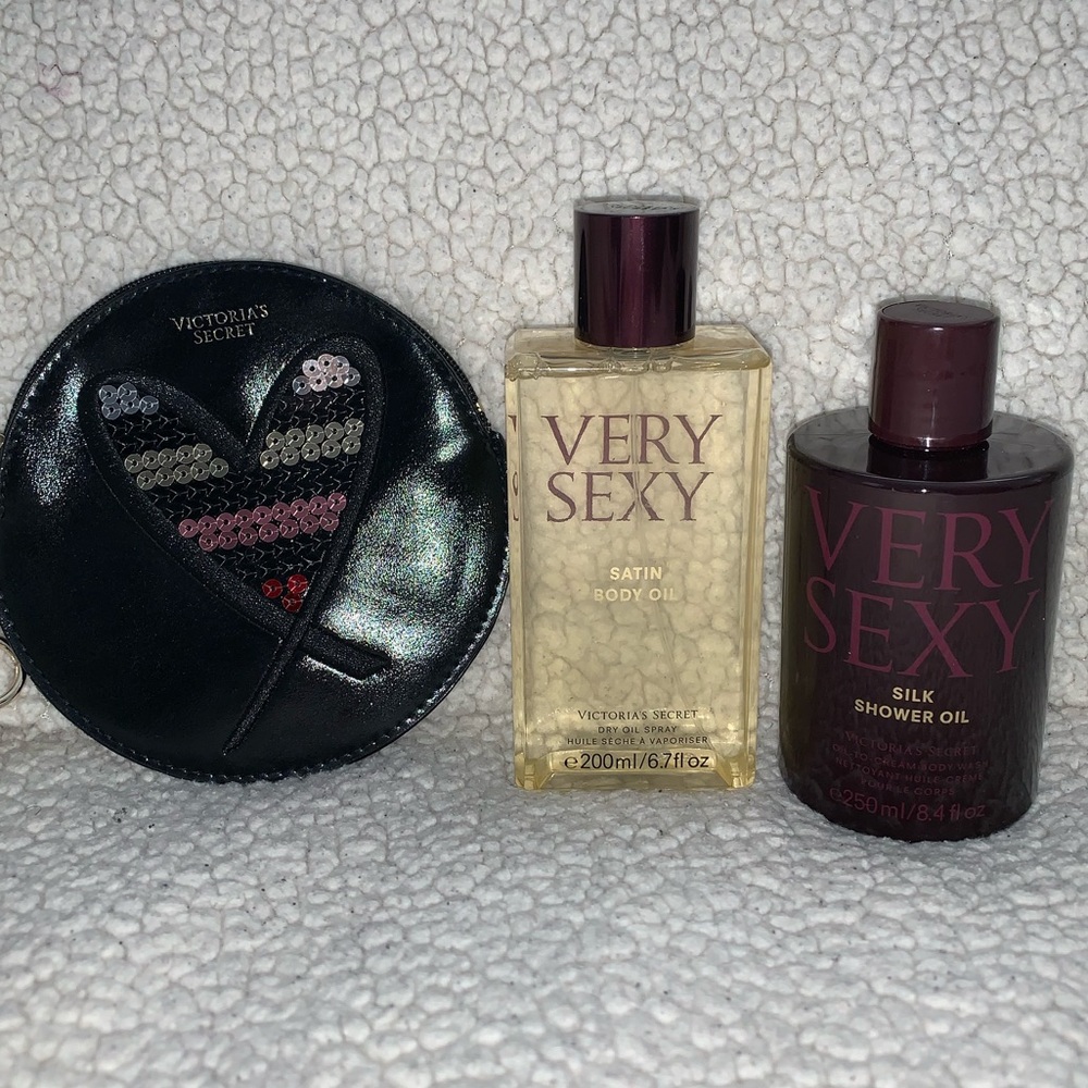 Bundle VS beauty and accessory